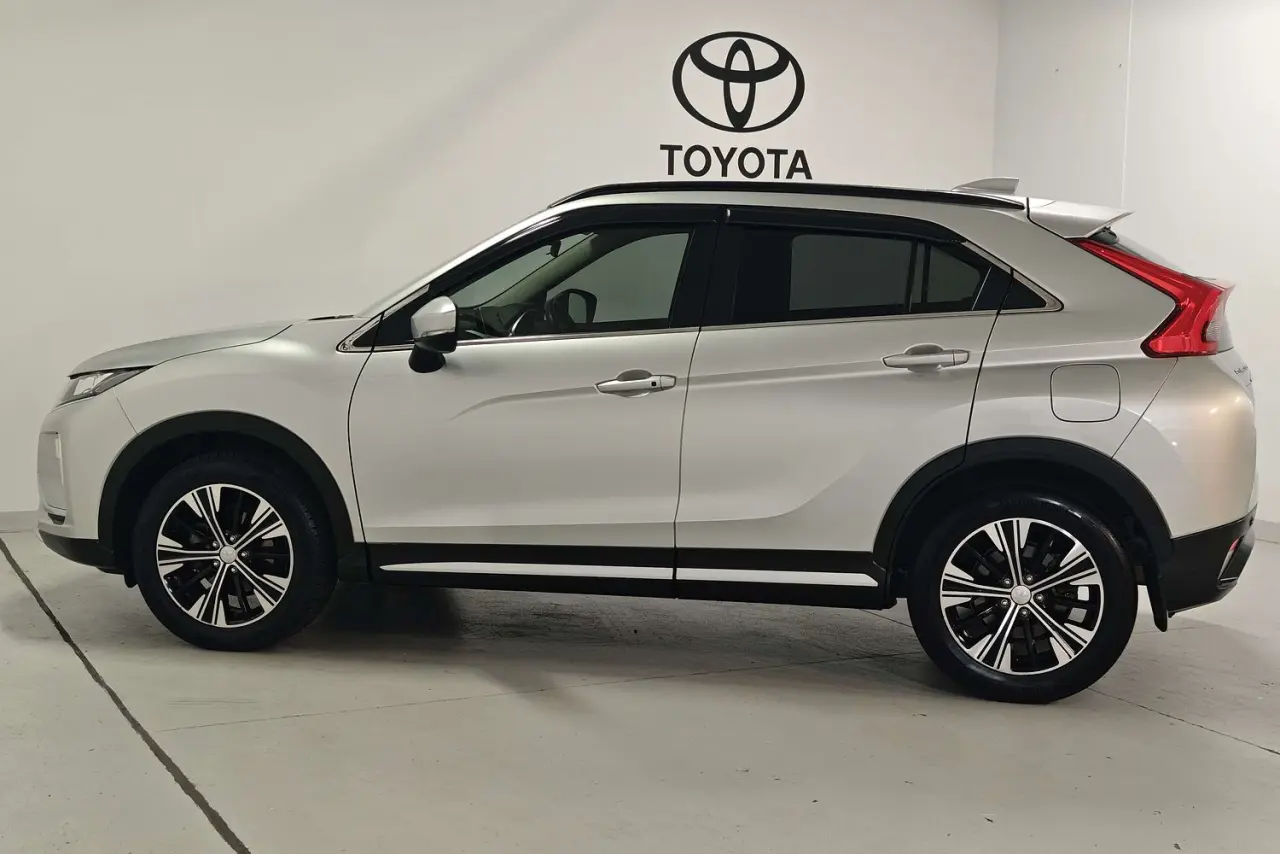 2020 Mitsubishi Eclipse Cross Gallery Image 9