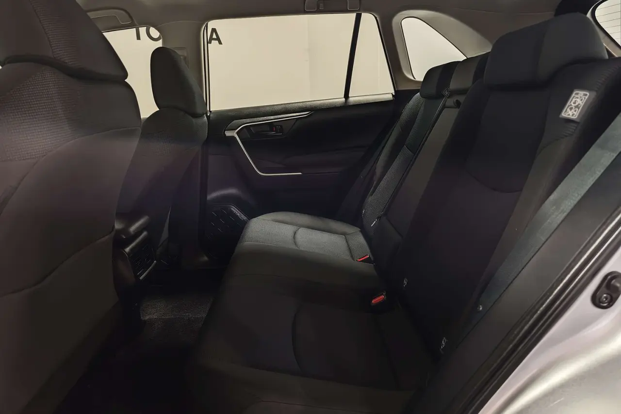 2025 Toyota RAV4 Gallery Image 13