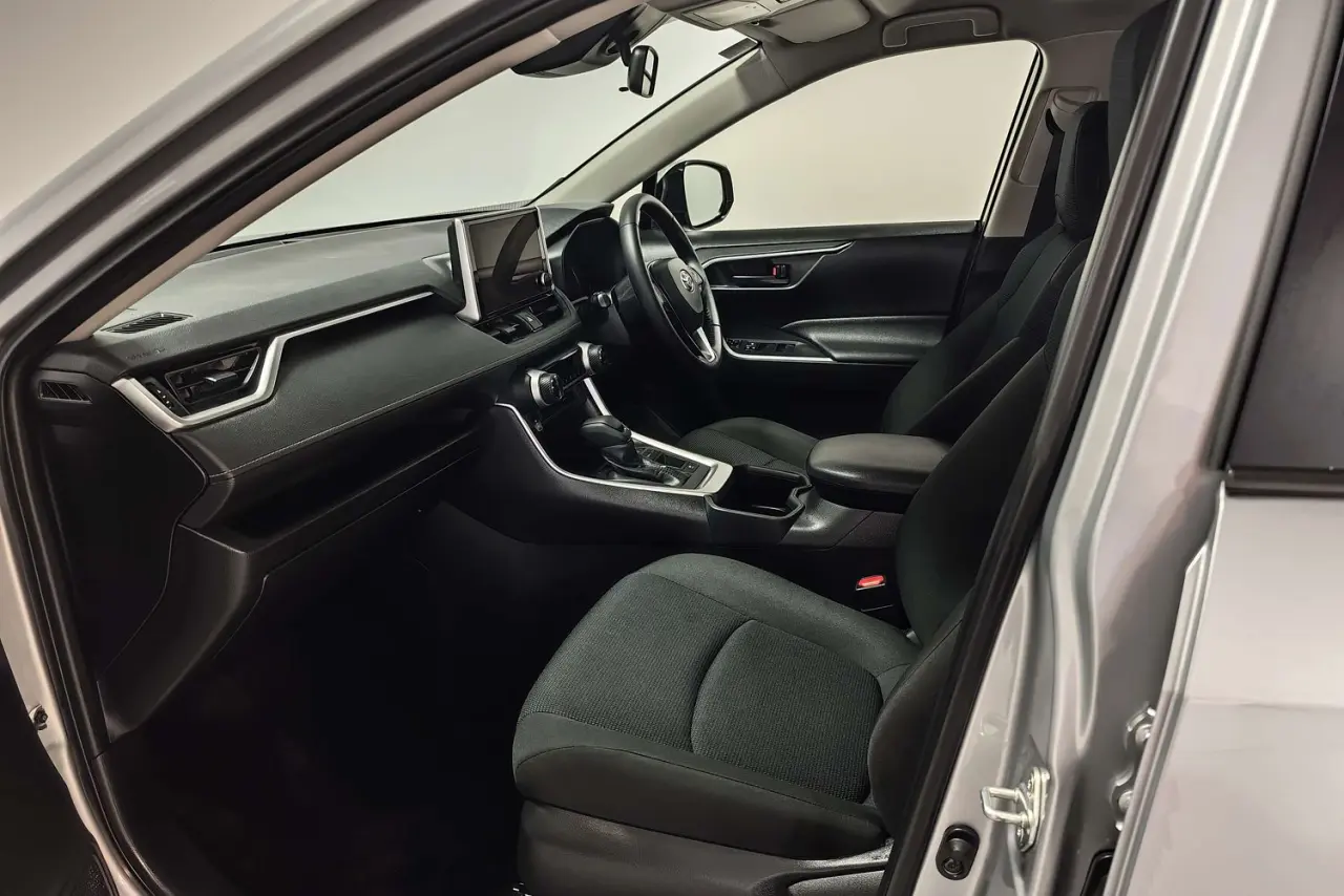 2025 Toyota RAV4 Gallery Image 14