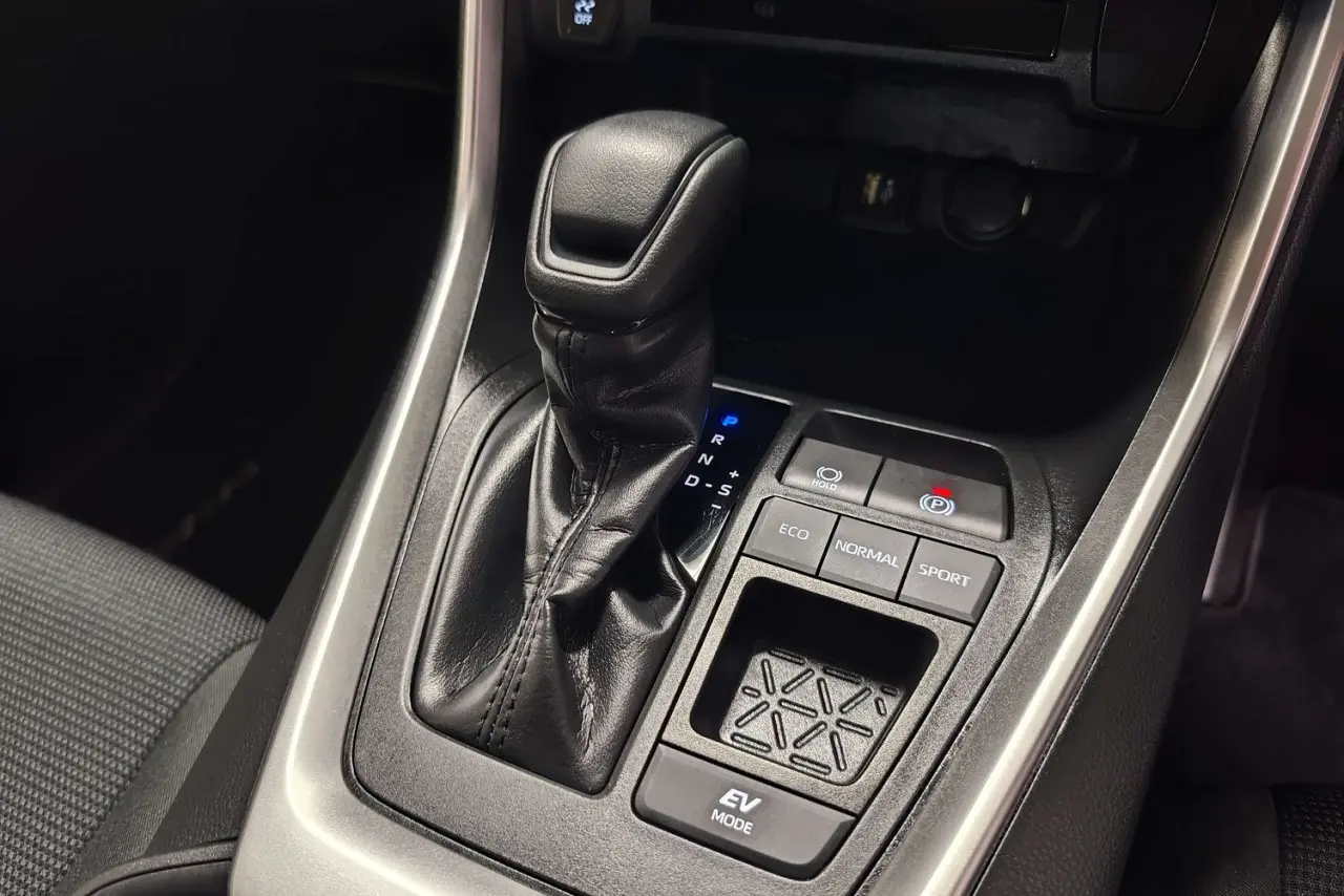 2025 Toyota RAV4 Gallery Image 19