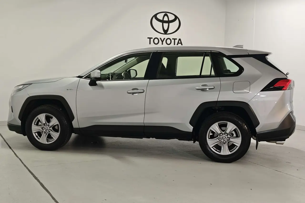 2025 Toyota RAV4 Gallery Image 9