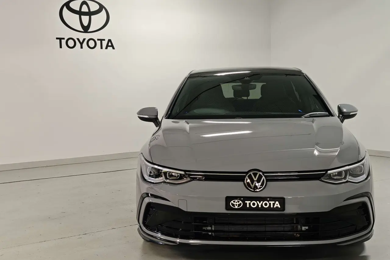 2022 Volkswagen Golf Gallery Image 2