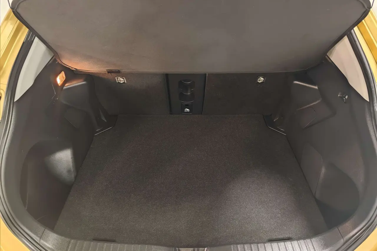 2023 Toyota Yaris Cross Gallery Image 12