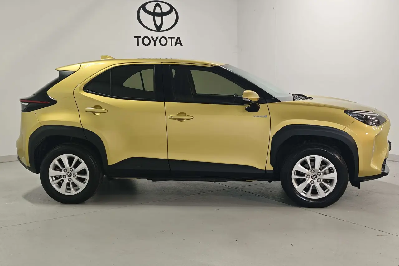 2023 Toyota Yaris Cross Gallery Image 4