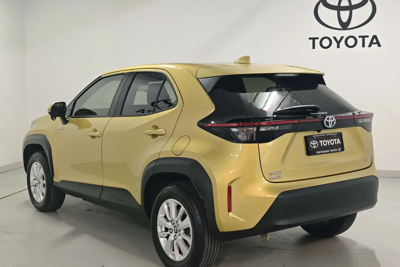 2023 Toyota Yaris Cross Gallery Image 6