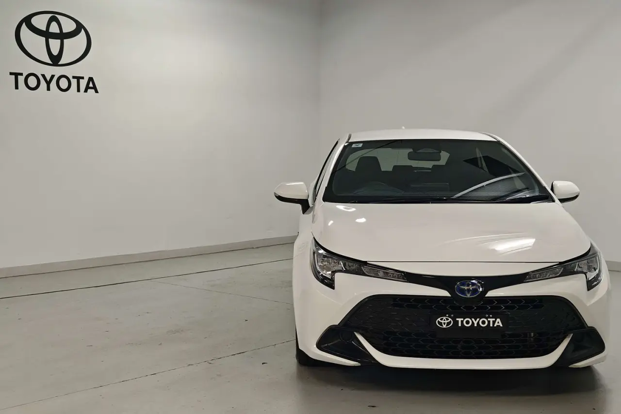 2024 Toyota Corolla Gallery Image 2
