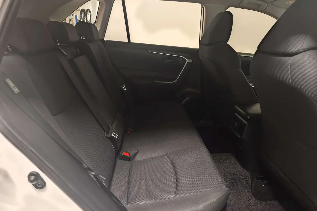 2022 Toyota RAV4 Gallery Image 11