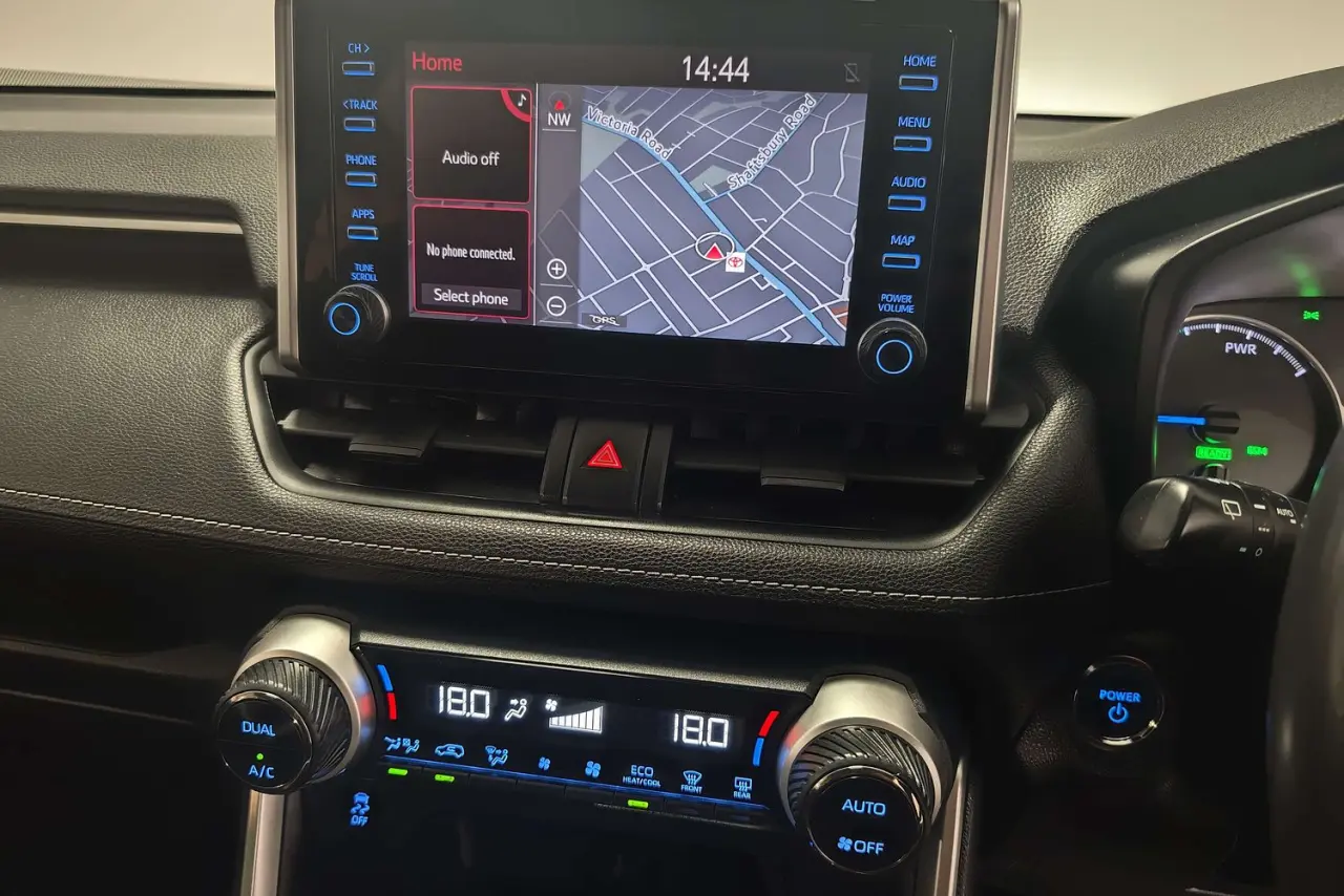 2022 Toyota RAV4 Gallery Image 18