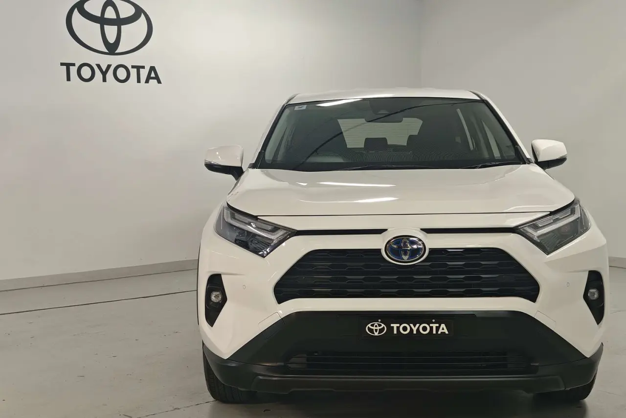 2022 Toyota RAV4 Gallery Image 2