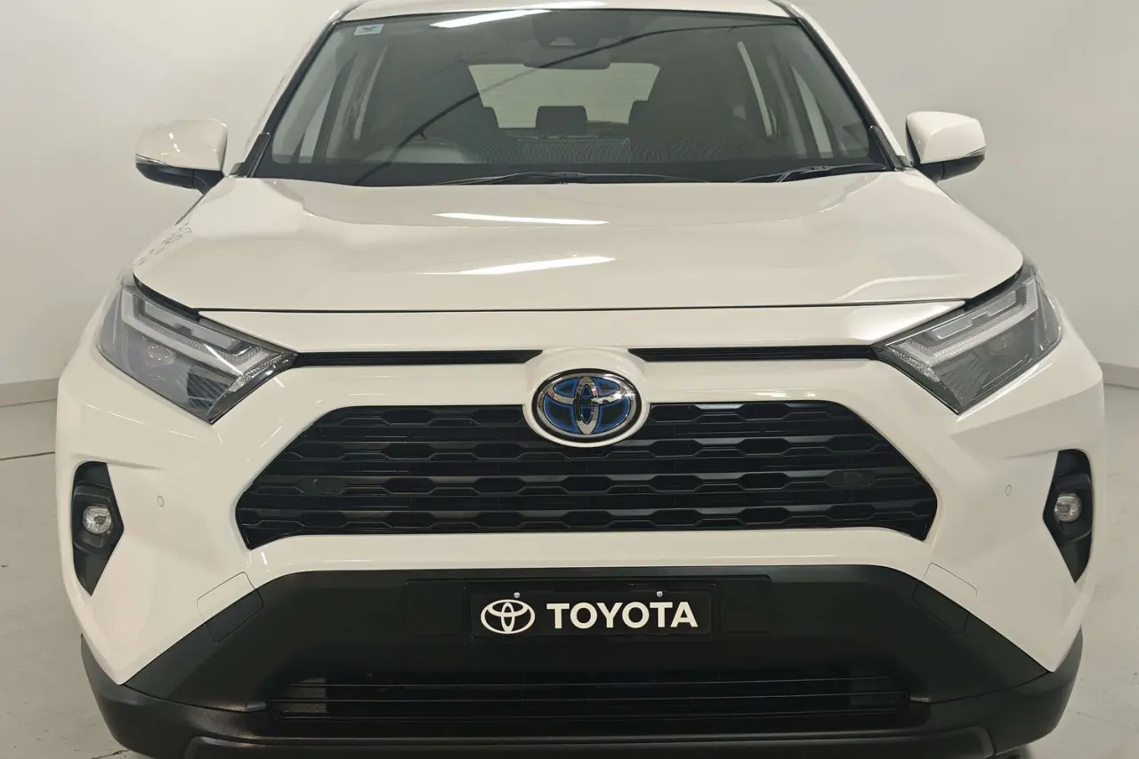 2022 Toyota RAV4 Gallery Image 3