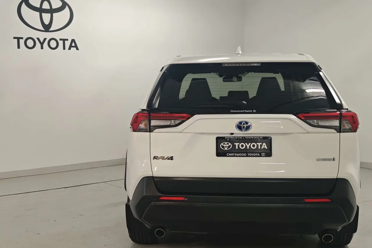 2022 Toyota RAV4 Gallery Image 7