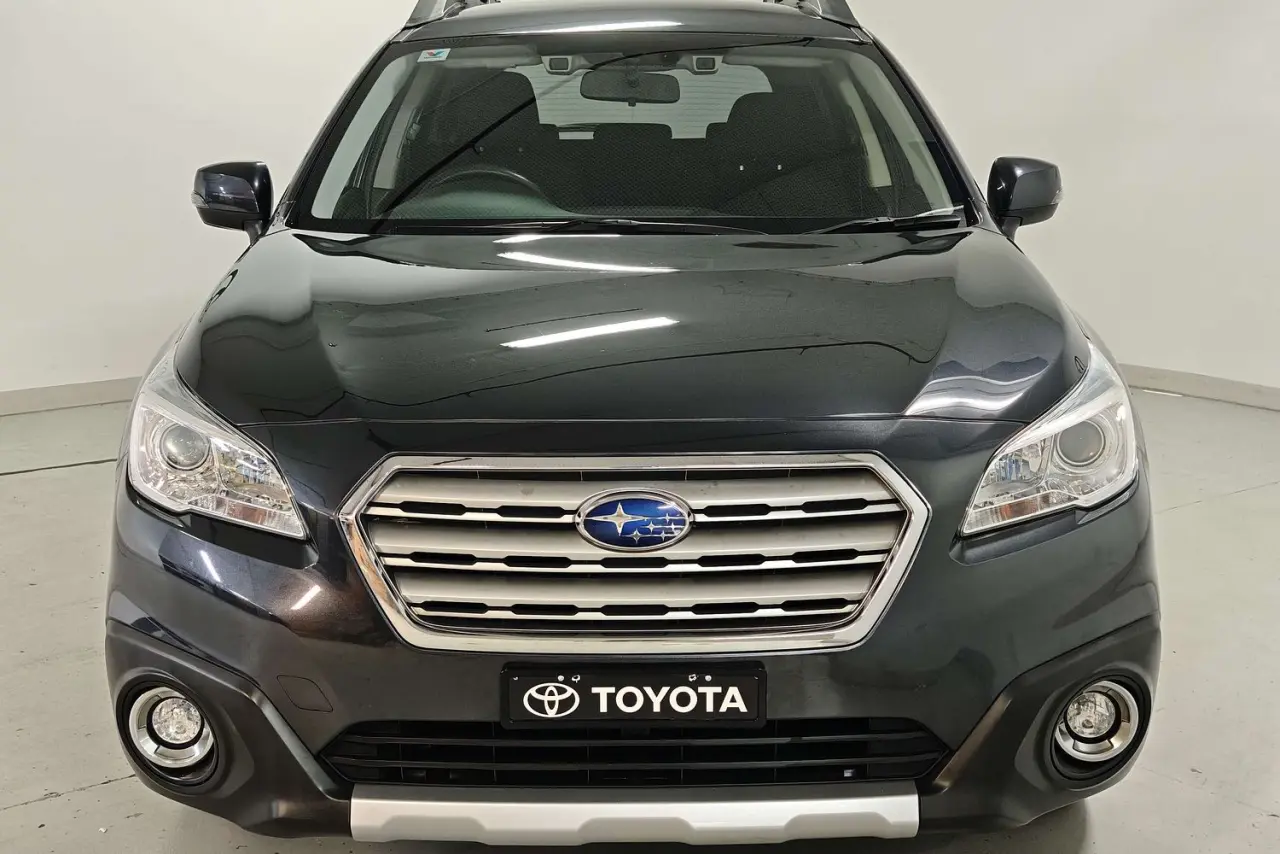 2017 Subaru Outback Gallery Image 3