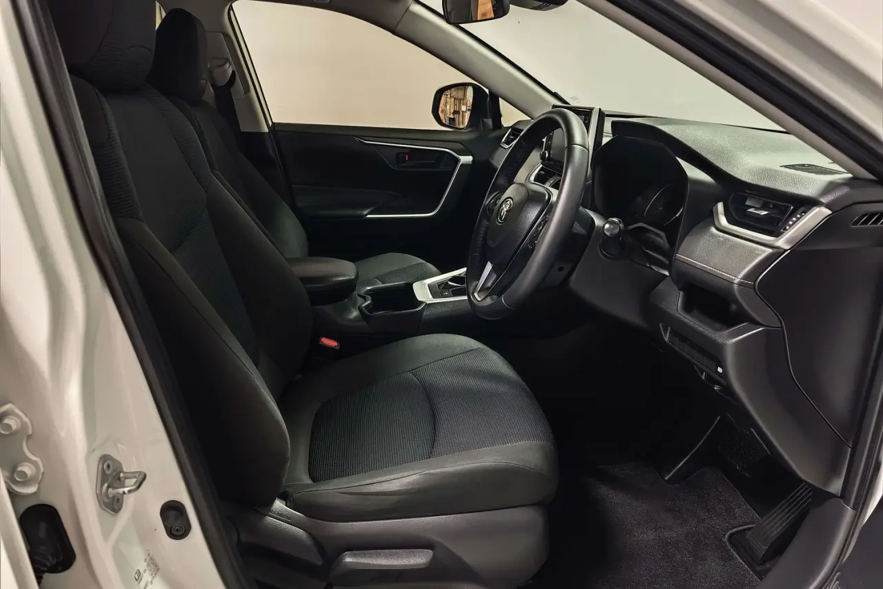 2022 Toyota RAV4 Gallery Image 10