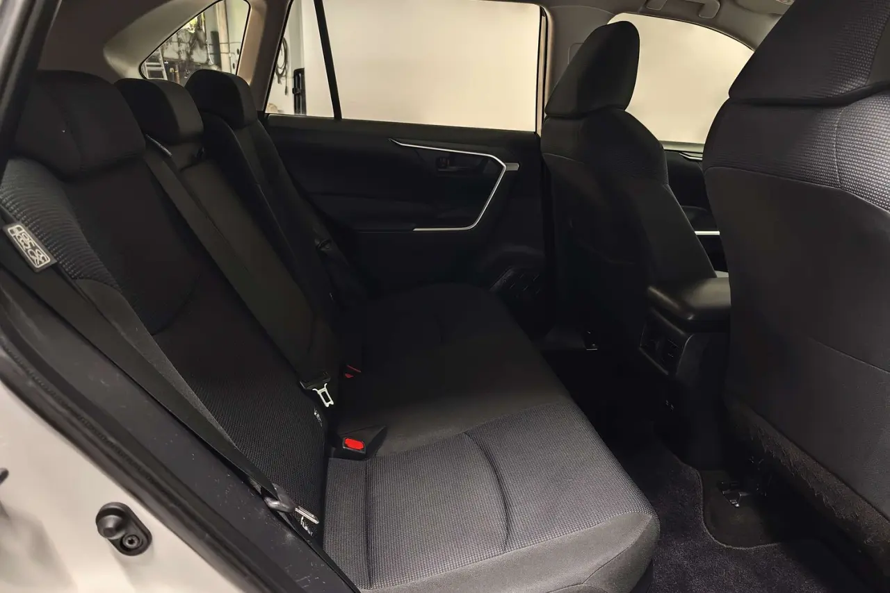2022 Toyota RAV4 Gallery Image 11