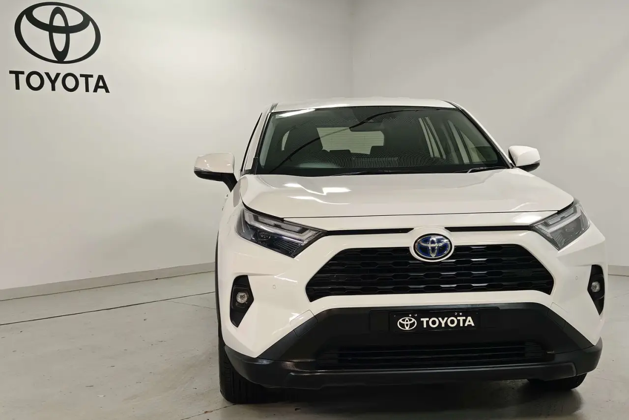 2022 Toyota RAV4 Gallery Image 2