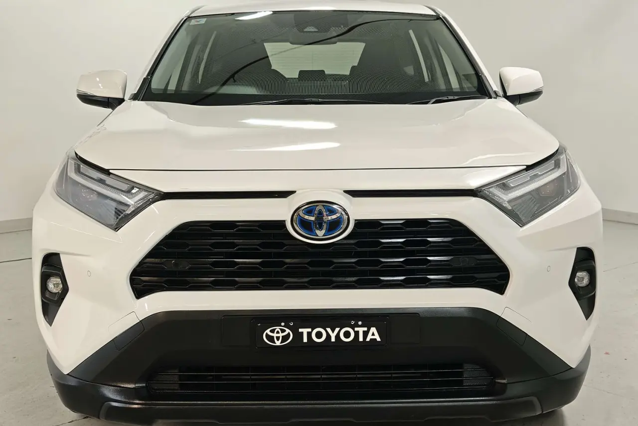 2022 Toyota RAV4 Gallery Image 3