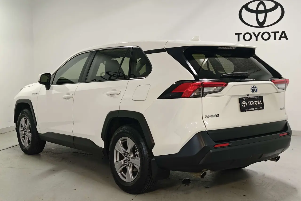 2022 Toyota RAV4 Gallery Image 6