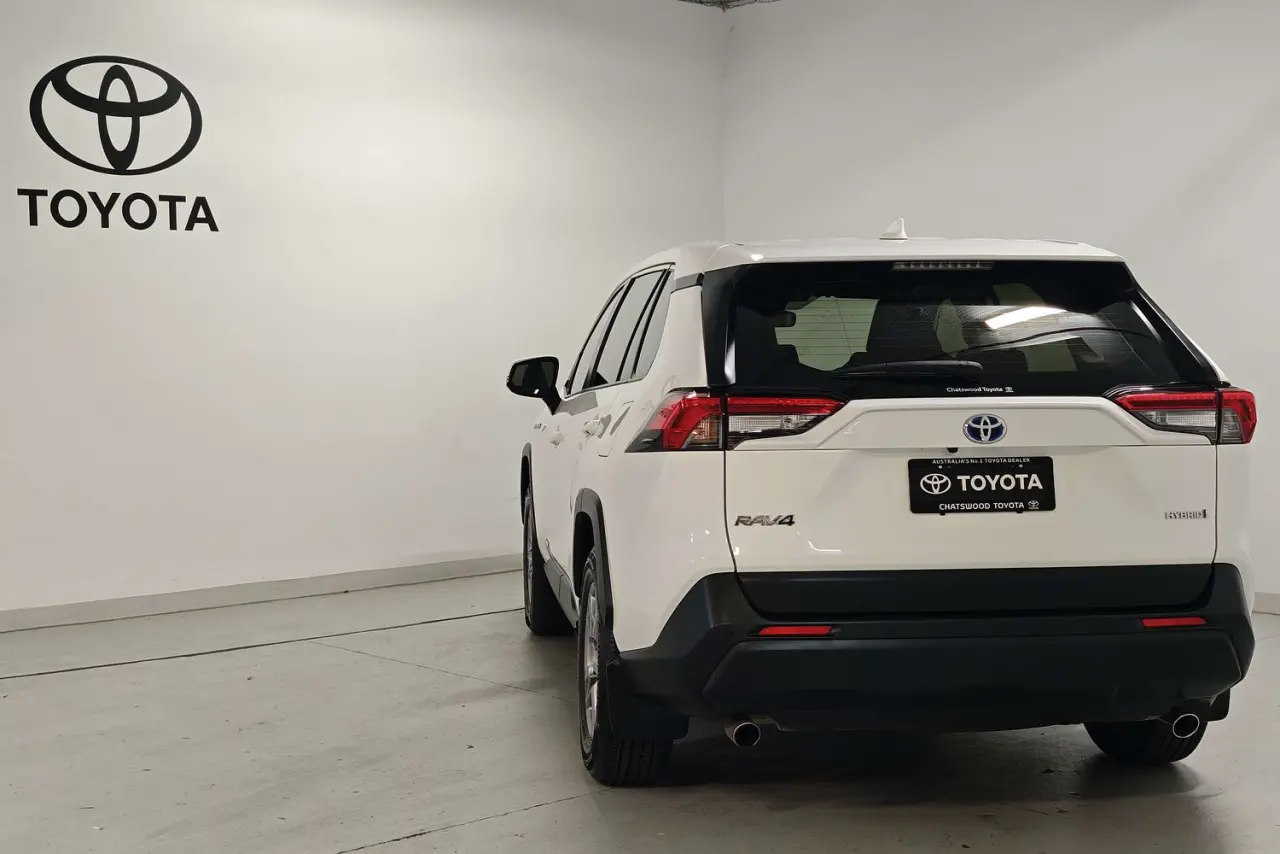 2022 Toyota RAV4 Gallery Image 7