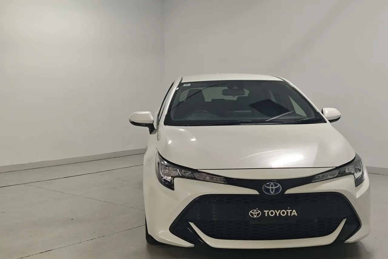 2019 Toyota Corolla Gallery Image 2