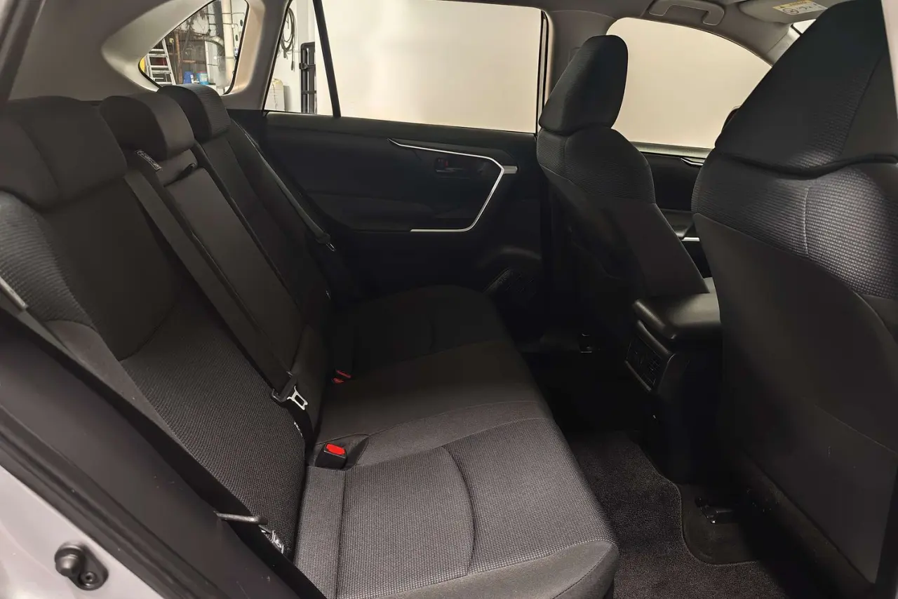 2022 Toyota RAV4 Gallery Image 11