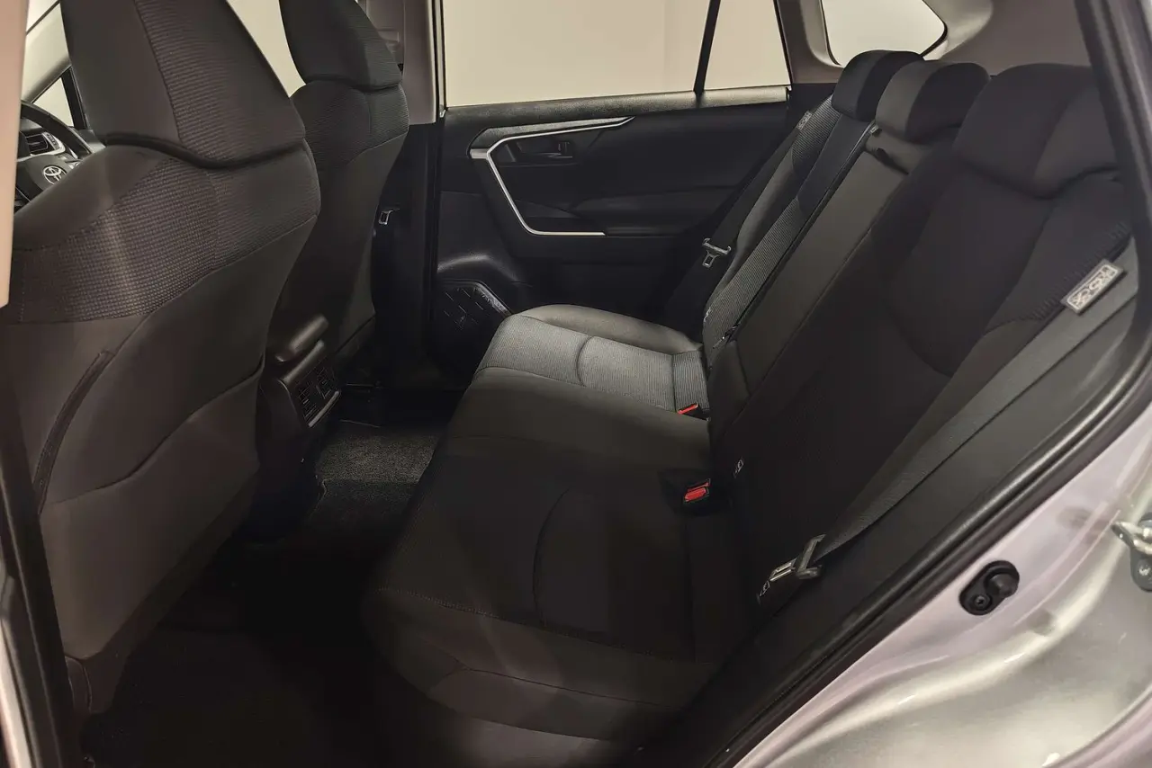 2022 Toyota RAV4 Gallery Image 13