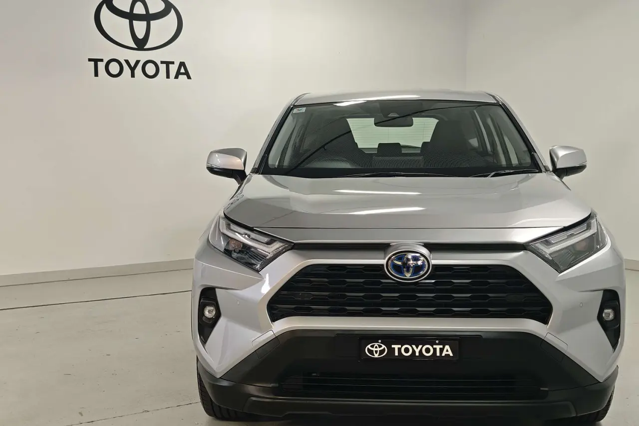 2022 Toyota RAV4 Gallery Image 2