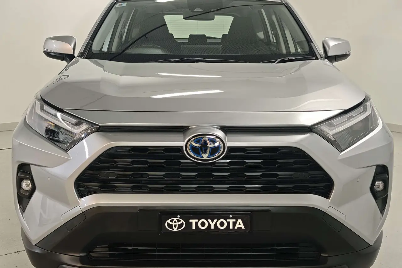 2022 Toyota RAV4 Gallery Image 3