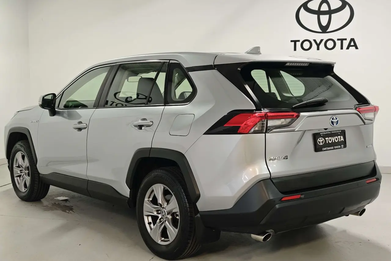 2022 Toyota RAV4 Gallery Image 6