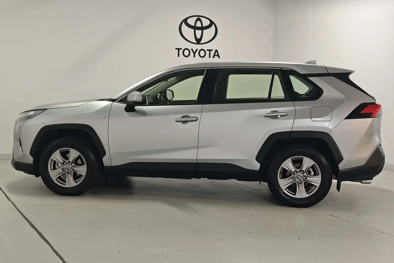 2022 Toyota RAV4 Gallery Image 9