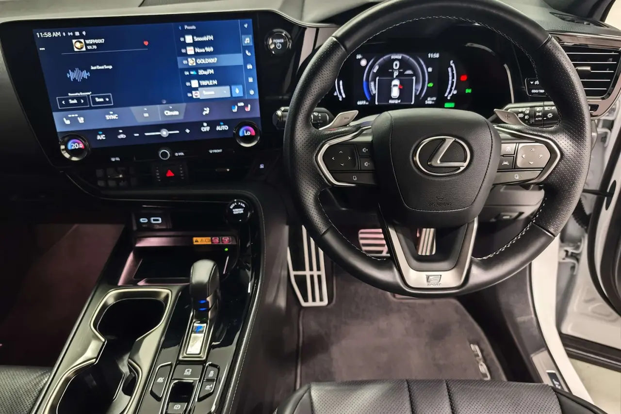 2025 Lexus NX Gallery Image 16