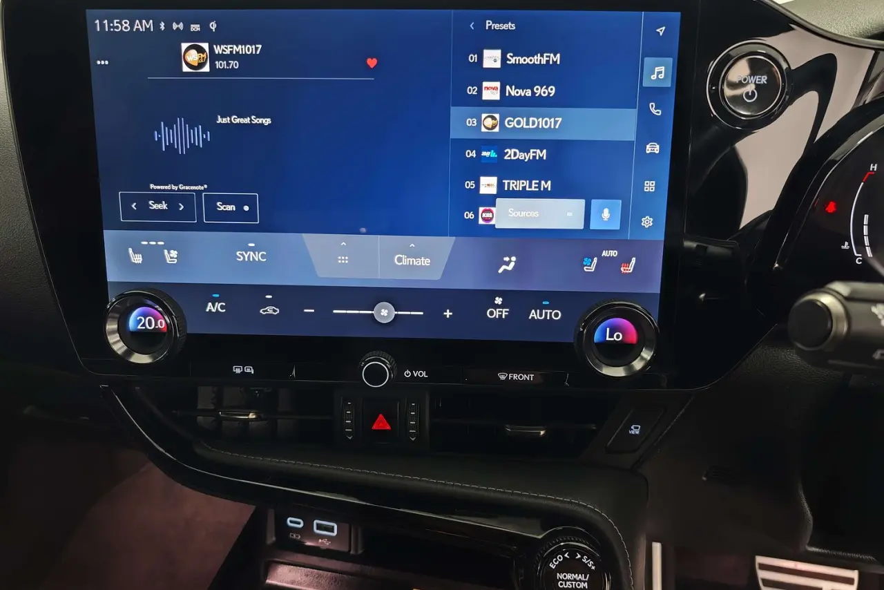 2025 Lexus NX Gallery Image 18