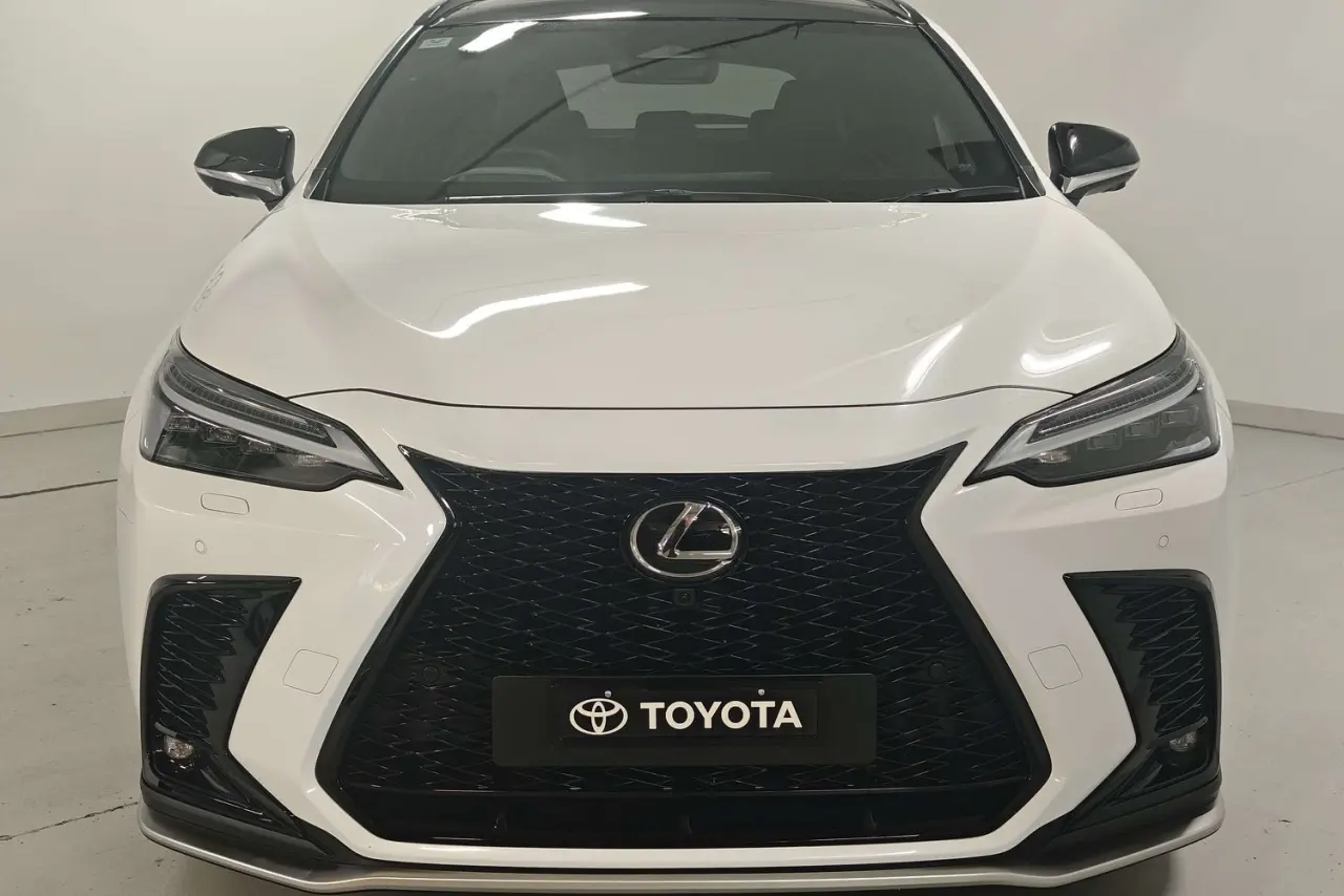 2025 Lexus NX Gallery Image 3