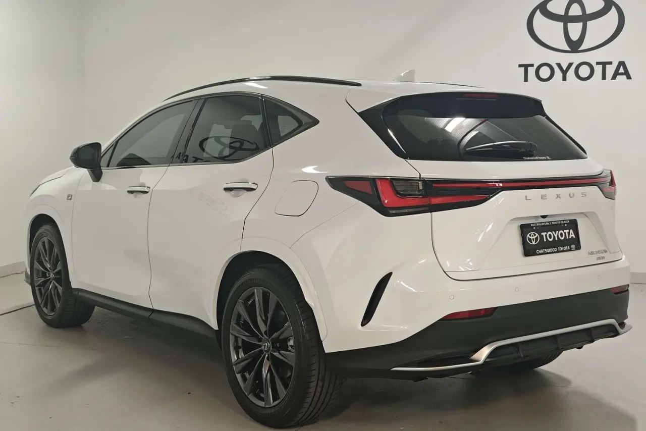 2025 Lexus NX Gallery Image 6