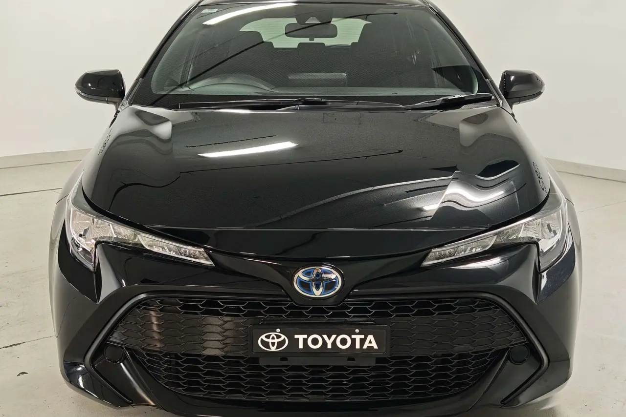 2021 Toyota Corolla Gallery Image 3