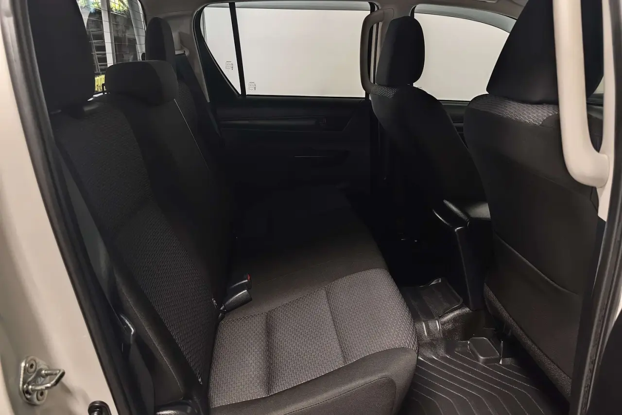 2022 Toyota Hilux Gallery Image 11