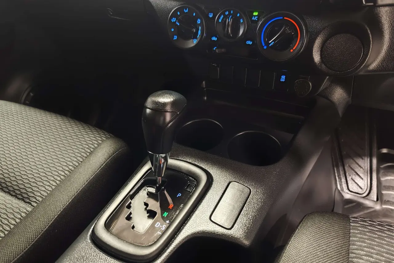 2022 Toyota Hilux Gallery Image 19