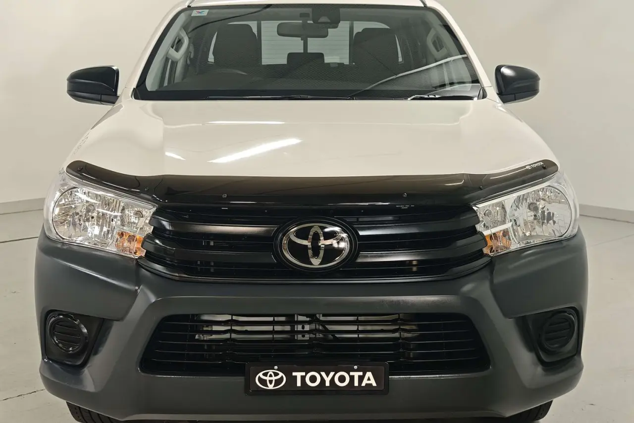 2022 Toyota Hilux Gallery Image 3