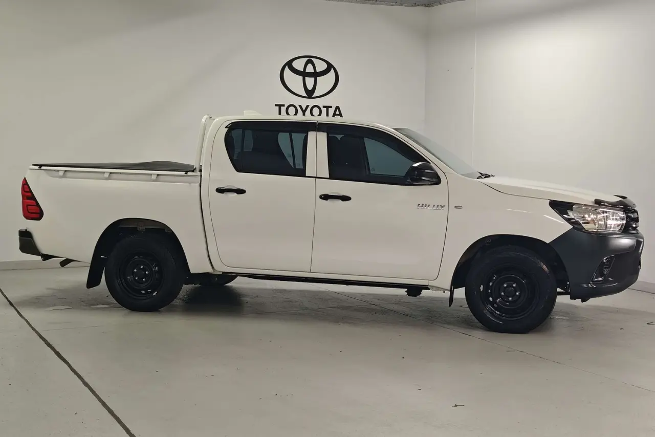 2022 Toyota Hilux Gallery Image 4