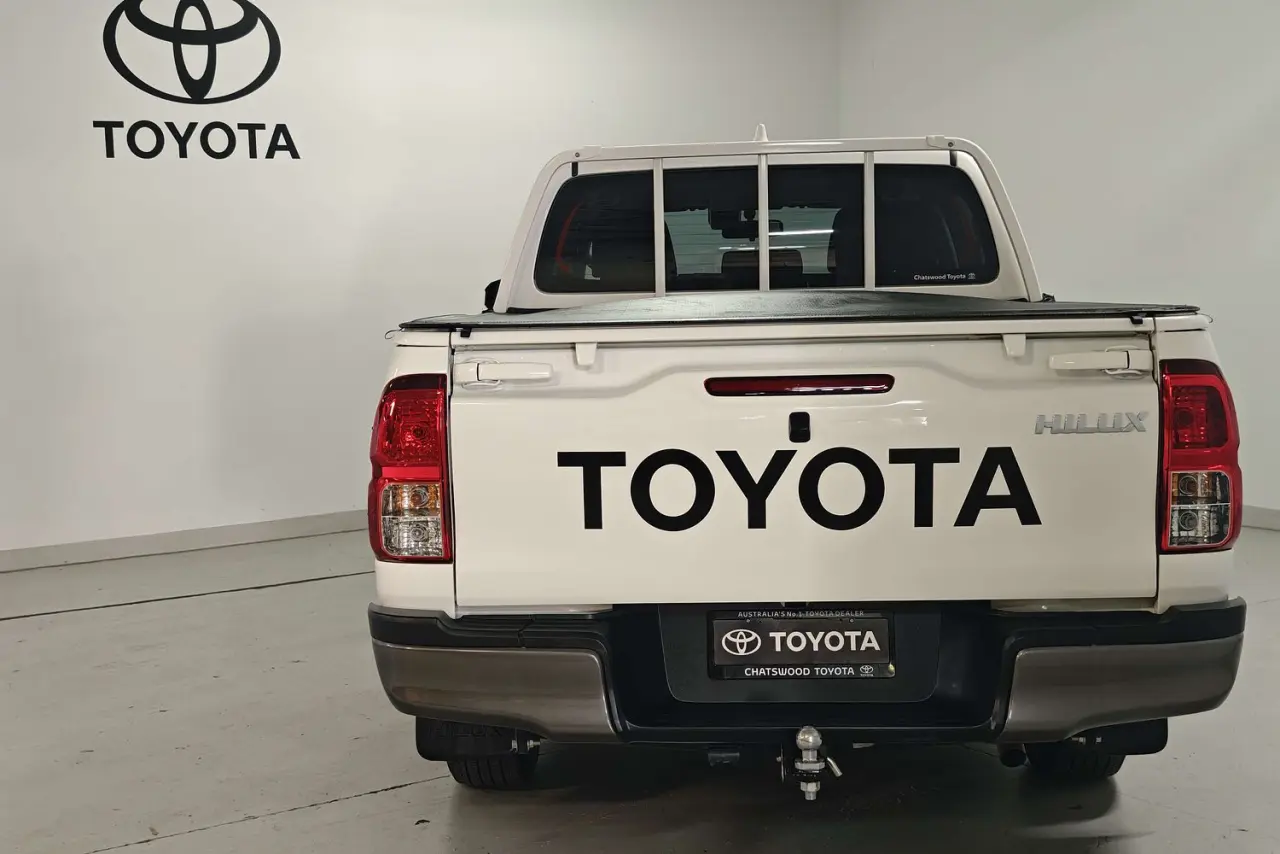 2022 Toyota Hilux Gallery Image 7