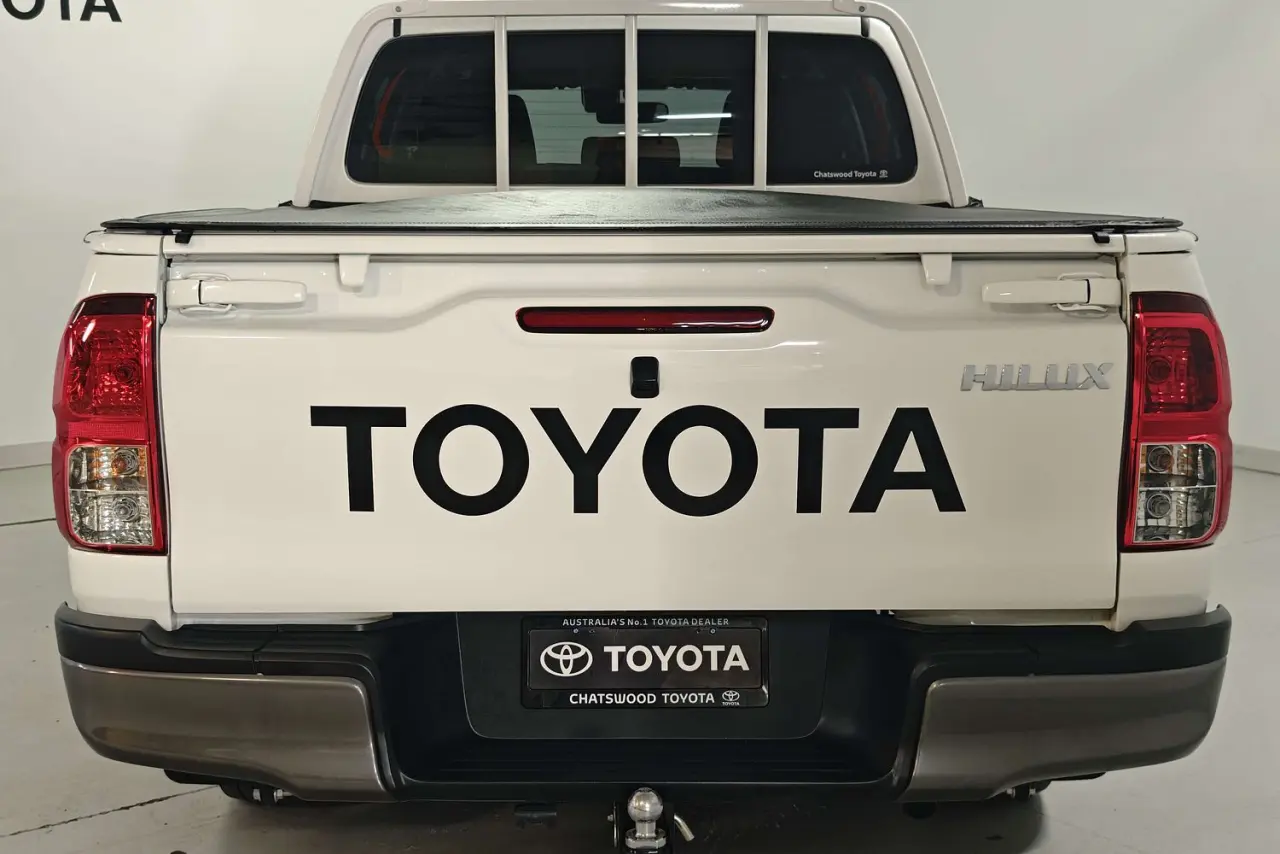 2022 Toyota Hilux Gallery Image 8