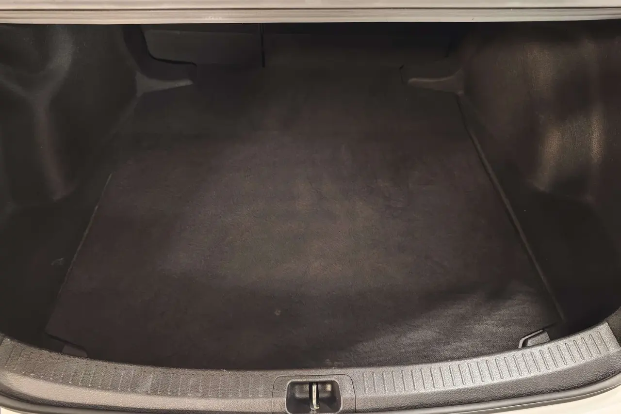 2022 Toyota Corolla Gallery Image 12