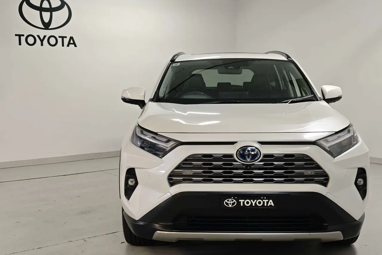 2022 Toyota RAV4 Gallery Image 2