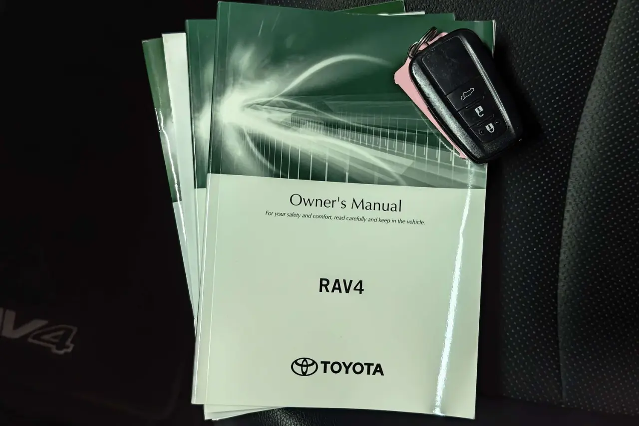 2022 Toyota RAV4 Gallery Image 21