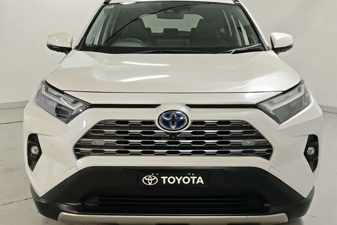 2022 Toyota RAV4 Gallery Image 3