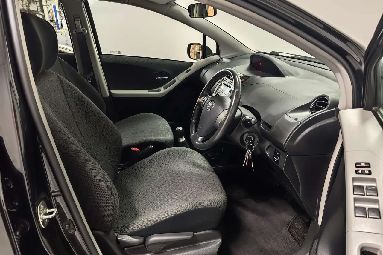 2009 Toyota Yaris Gallery Image 10