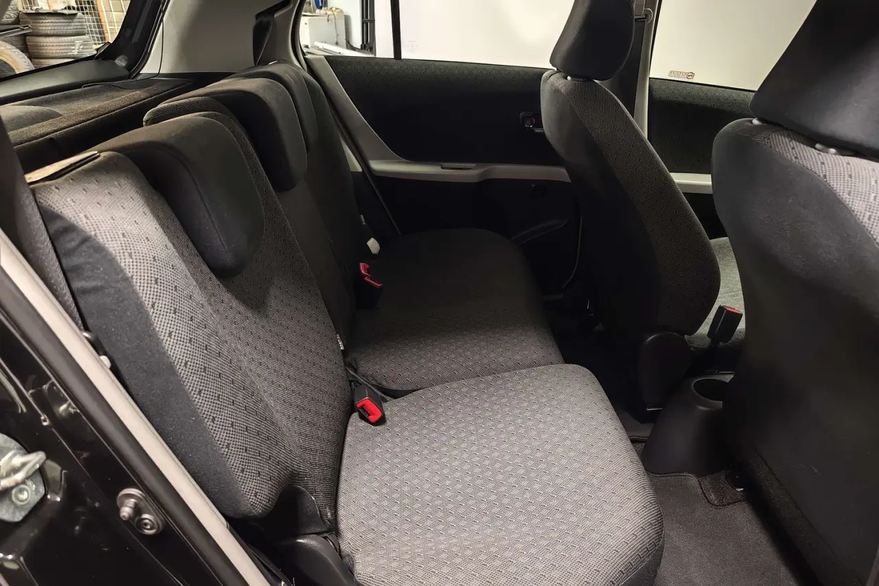 2009 Toyota Yaris Gallery Image 11