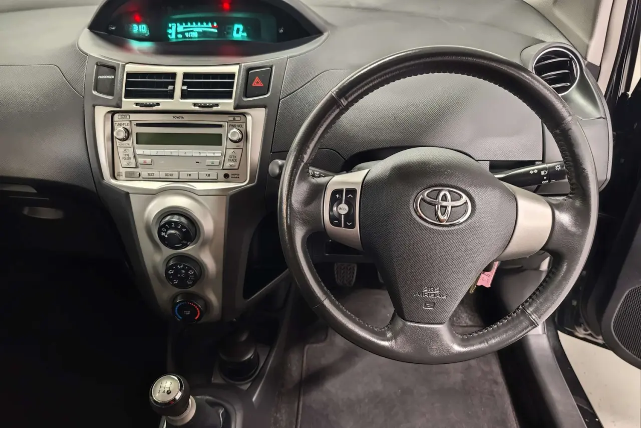 2009 Toyota Yaris Gallery Image 16