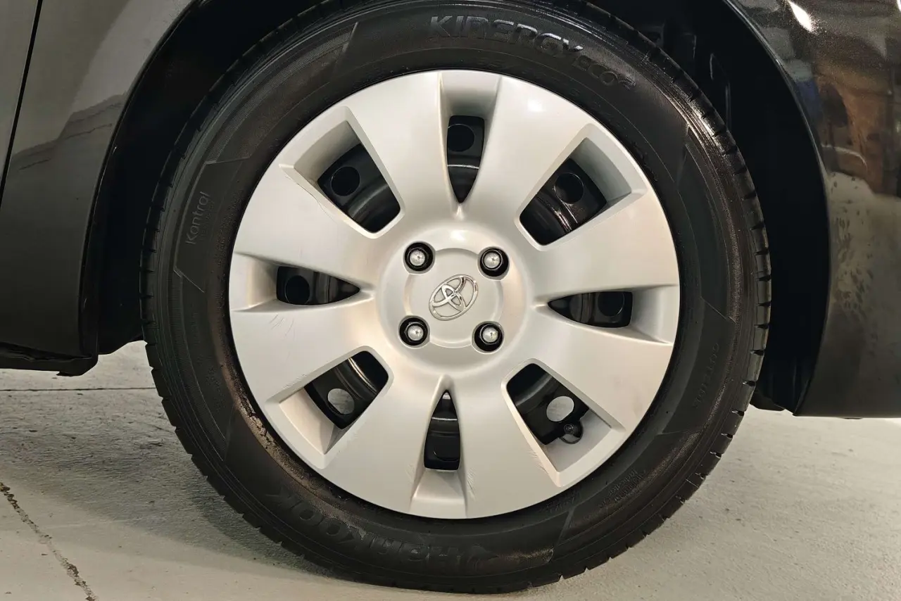 2009 Toyota Yaris Gallery Image 5