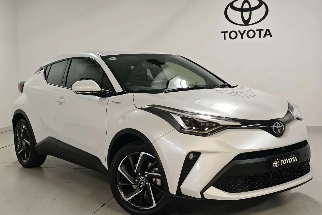 2023 Toyota C-HR Gallery Image 1