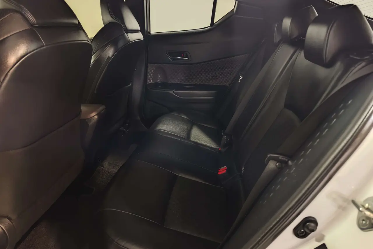 2023 Toyota C-HR Gallery Image 13